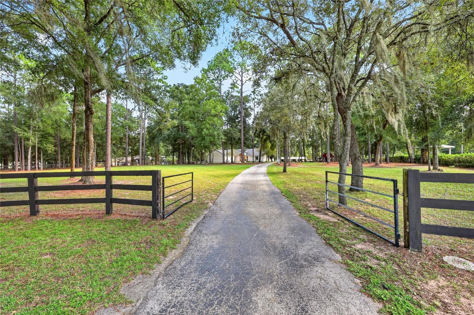 front entry - 7808 NW 21ST ST, OCALA