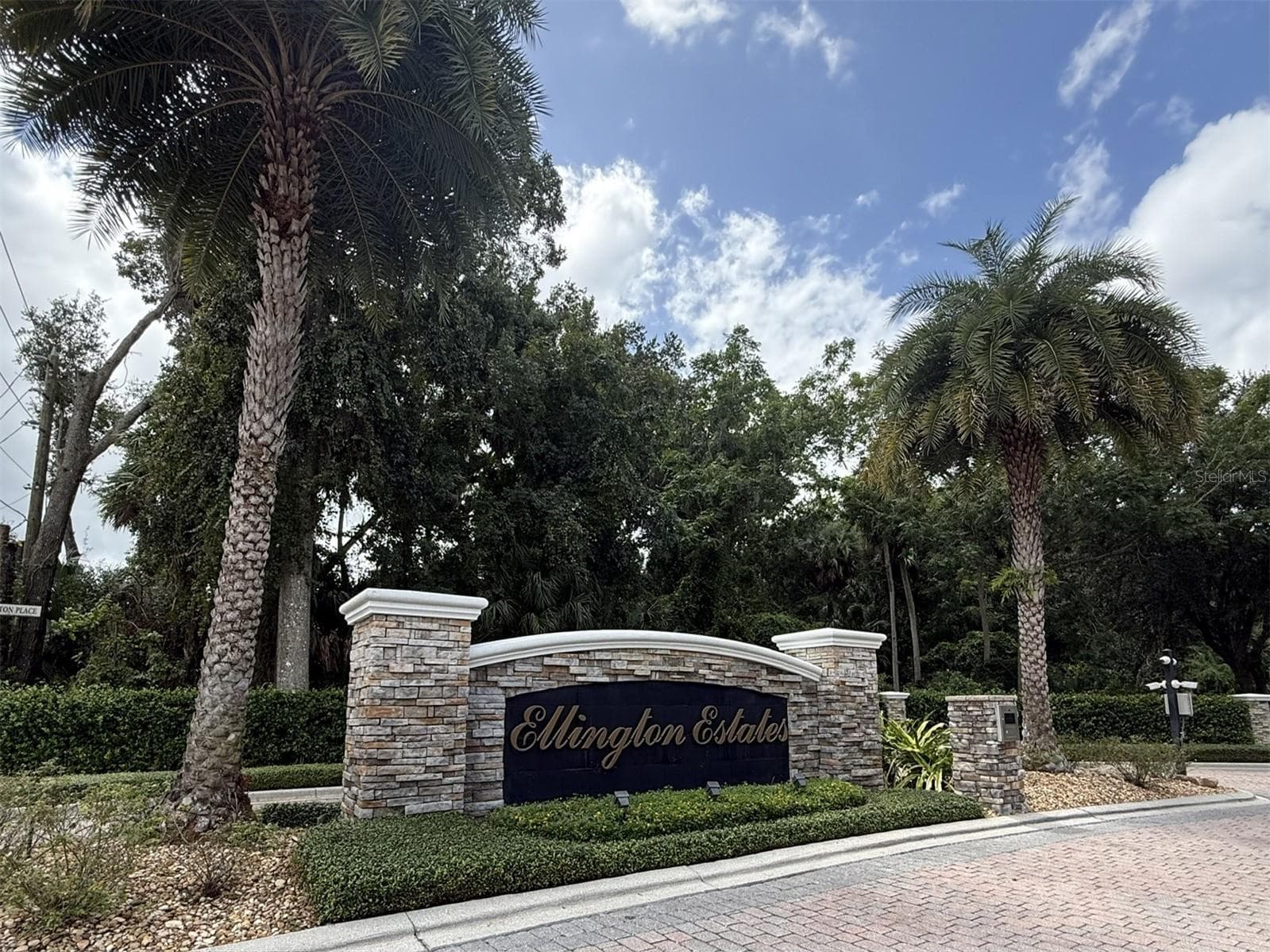 Community Entrance - 1220 PRESTIGE PT, OVIEDO
