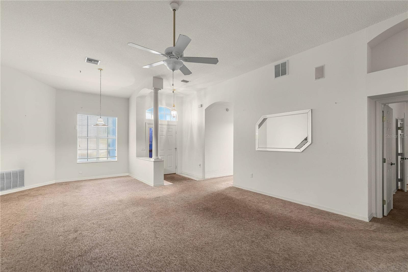 Single Family Residence at 385 W BARCLAY CT, BEVERLY HILLS, photo 4 of 27