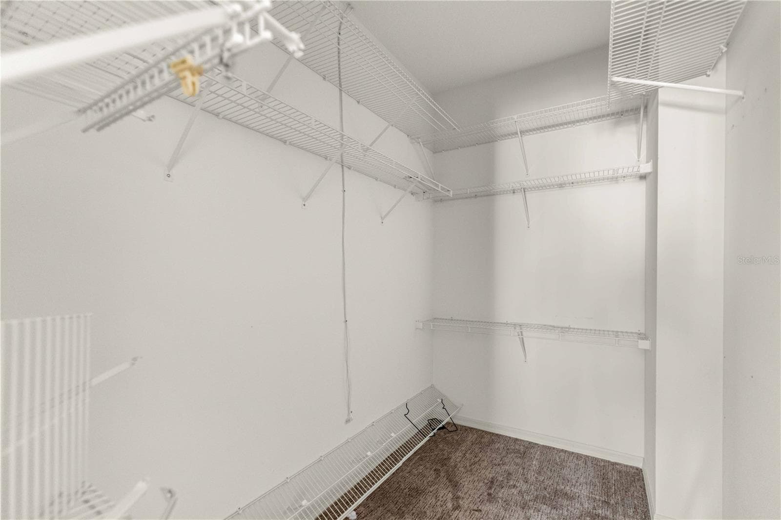 Single Family Residence at 385 W BARCLAY CT, BEVERLY HILLS, photo 11 of 27
