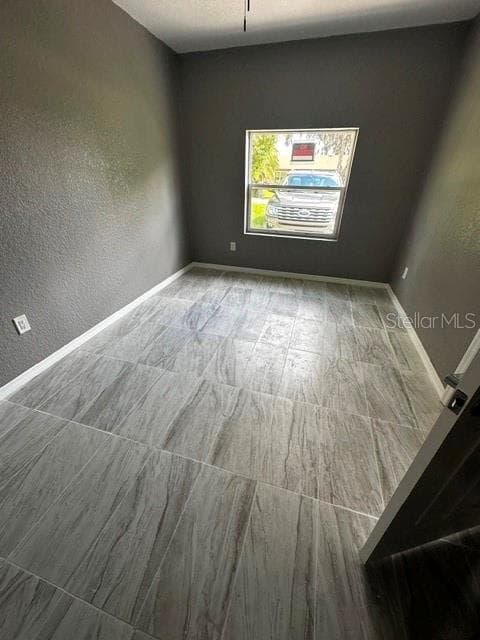 Single Family Residence at 923 W LAKE CANNON DR NW, WINTER HAVEN, photo 4 of 11