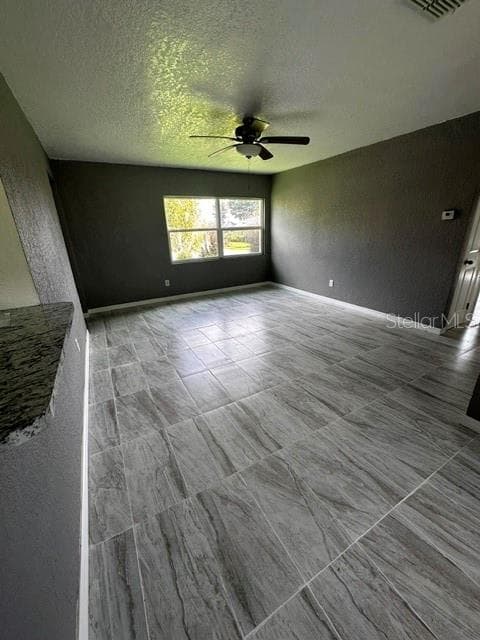 Single Family Residence at 923 W LAKE CANNON DR NW, WINTER HAVEN, photo 6 of 11