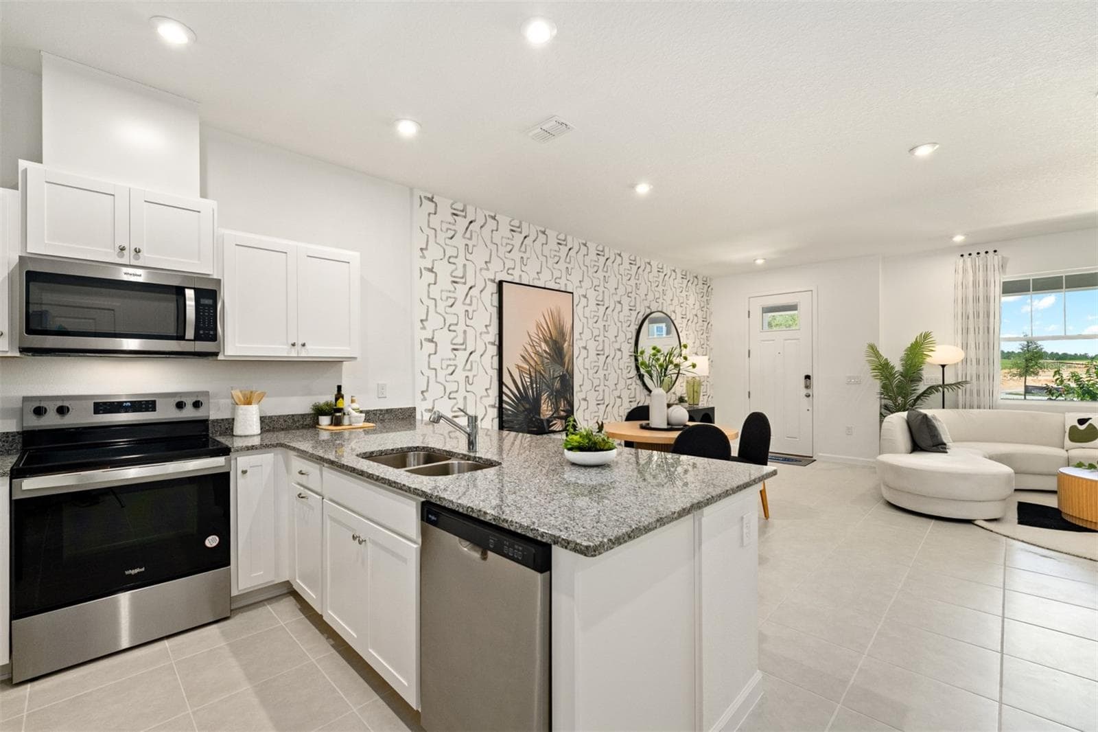Catalina I Model Kitchen - 2872 CAMELLIA FLOWER ST, APOPKA
