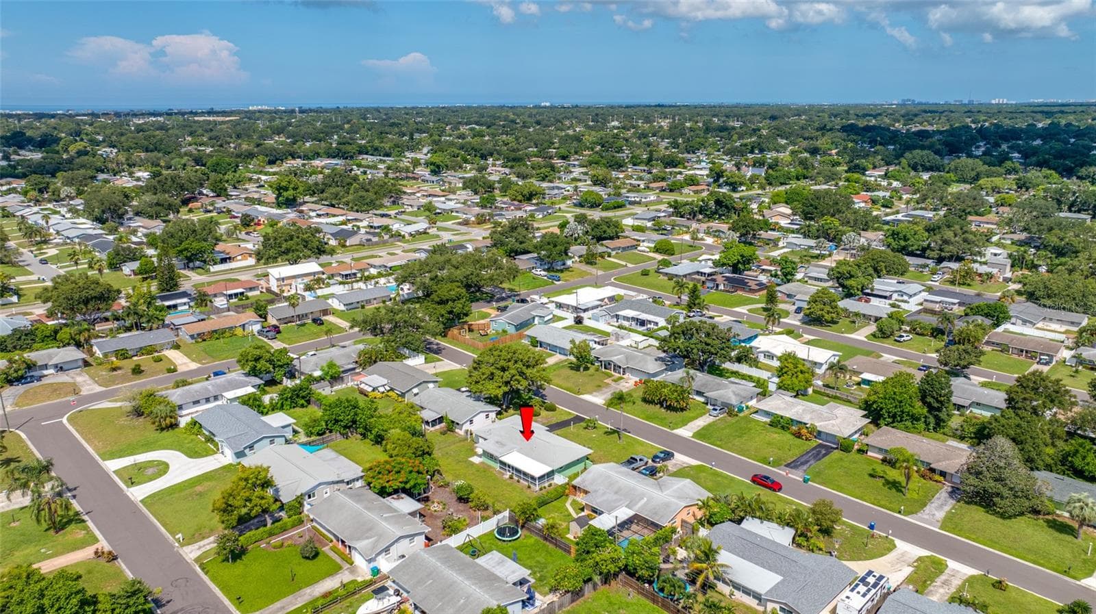 An easy commute to Airports and St Petersburg. - 11450 80TH AVE, SEMINOLE