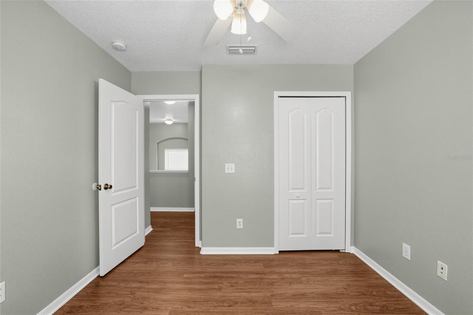 Single Family Residence at 16234 BRIDGEWALK DR, LITHIA, photo 5 of 32