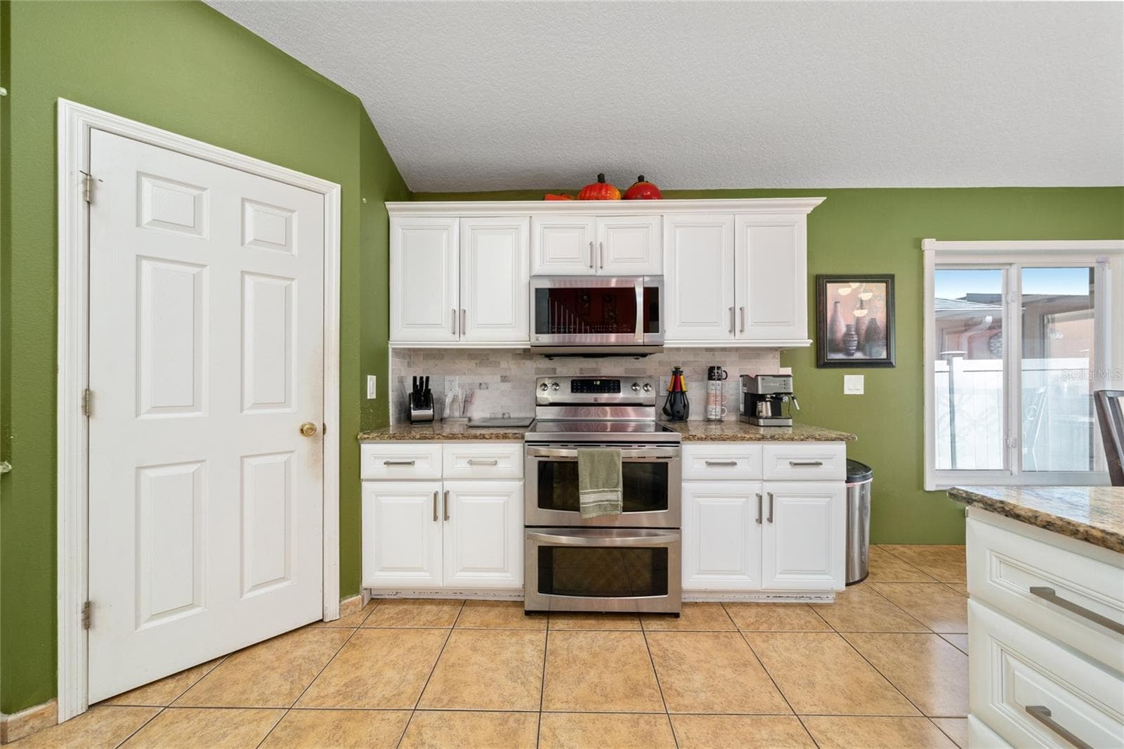 Single Family Residence at 2333 WALNUT CANYON DR, KISSIMMEE, photo 21 of 51