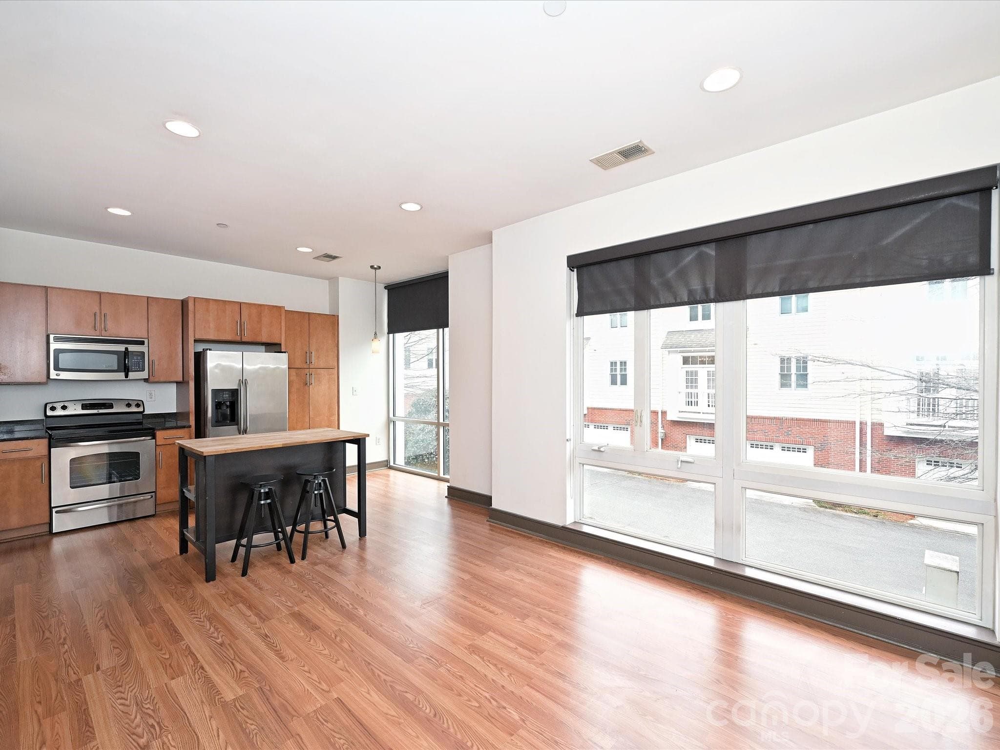 Condominium at 2200 Lyndhurst Avenue, Charlotte, photo 4 of 28
