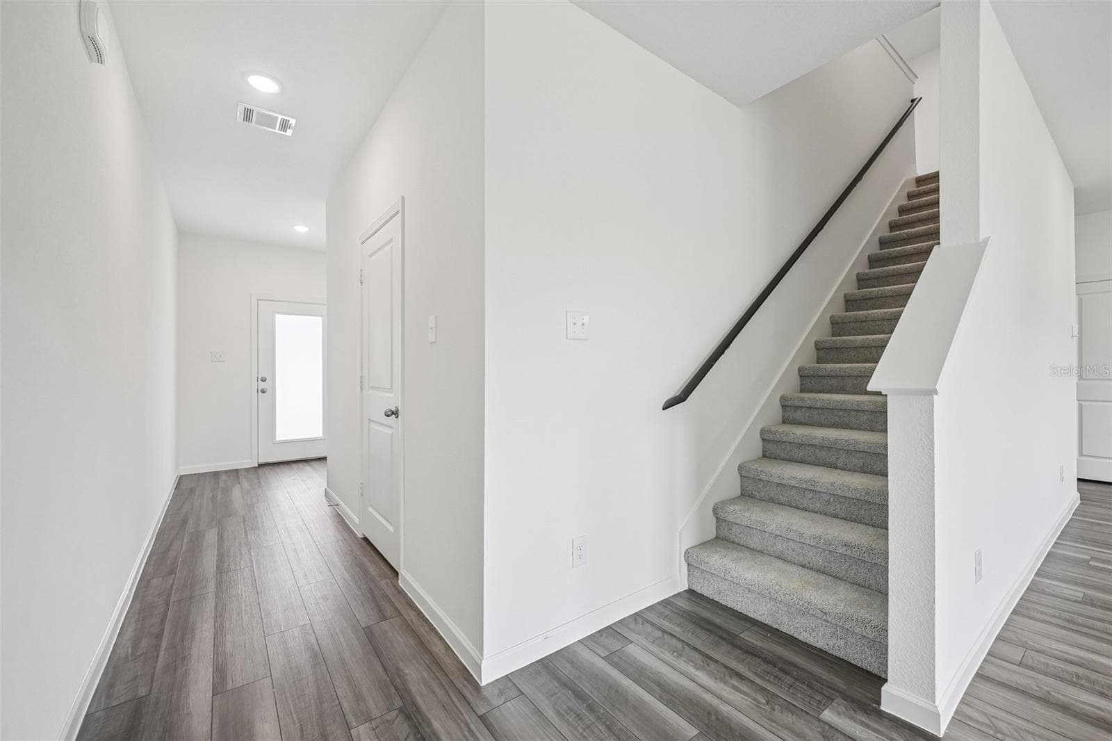 Single Family Residence at 1706 TRIMBLE AVE, DELAND, photo 4 of 27