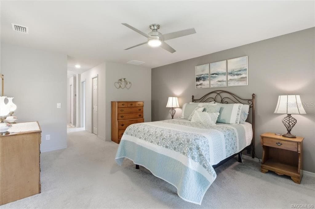 Master Bedroom w/ 2 Walk-in Closets & Ensuite w/ Dual Sinks, Private Water Closet & Tiled Walk-in Shower - 2651 E MAIDSTONE CT, HERNANDO