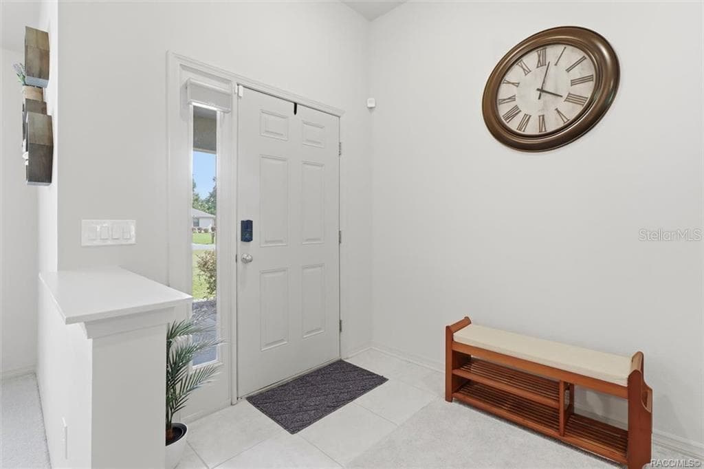 Tiled Foyer w/ Quartz Topped Half Wall - 2651 E MAIDSTONE CT, HERNANDO