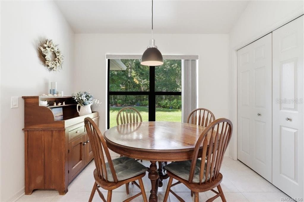 Breakfast Nook... Double BiFold Pantry Closet on Right - 2651 E MAIDSTONE CT, HERNANDO