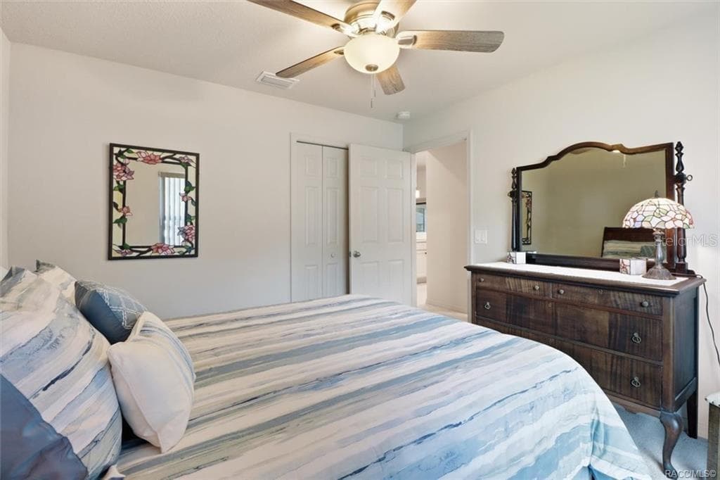Bedroom 2 w/ Double BiFold Closet Doors - 2651 E MAIDSTONE CT, HERNANDO