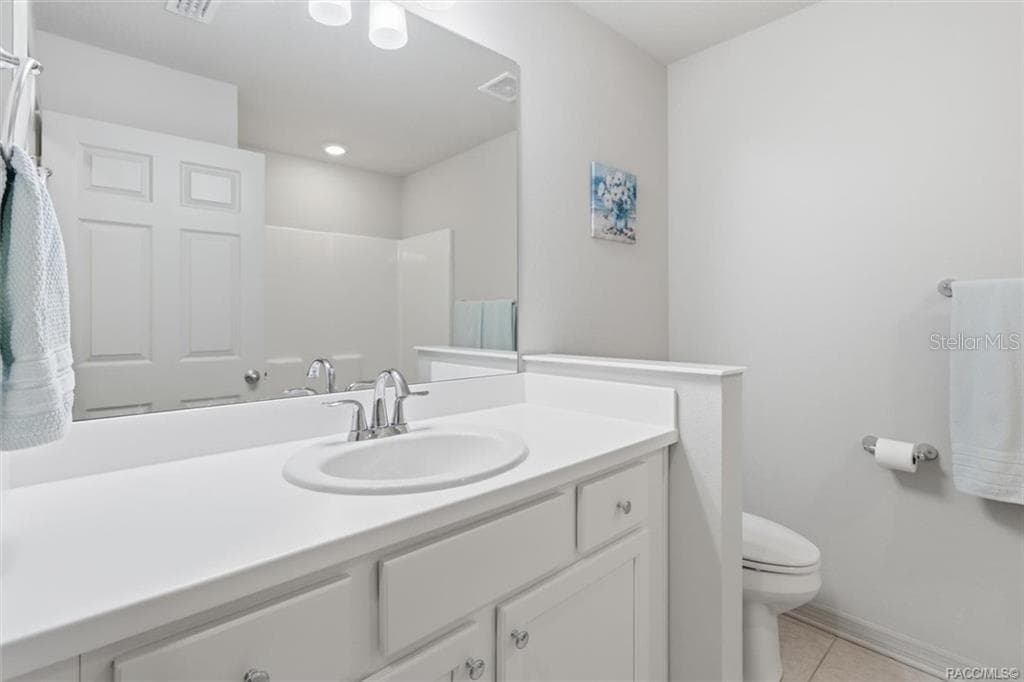 Bathroom 2 w White Vanity & Quartz Top - 2651 E MAIDSTONE CT, HERNANDO