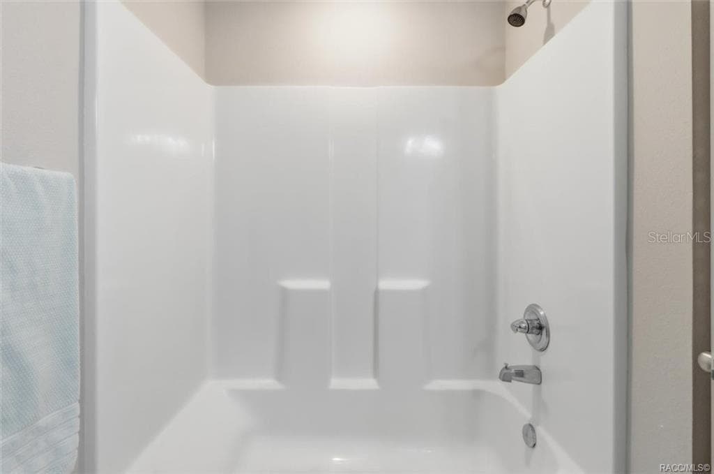 Tub/Shower Enclosure - 2651 E MAIDSTONE CT, HERNANDO