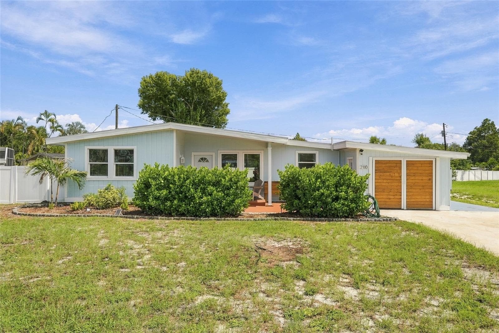 Single Family Residence at 2110 ALCAZAR WAY S, ST PETERSBURG, photo 32 of 33