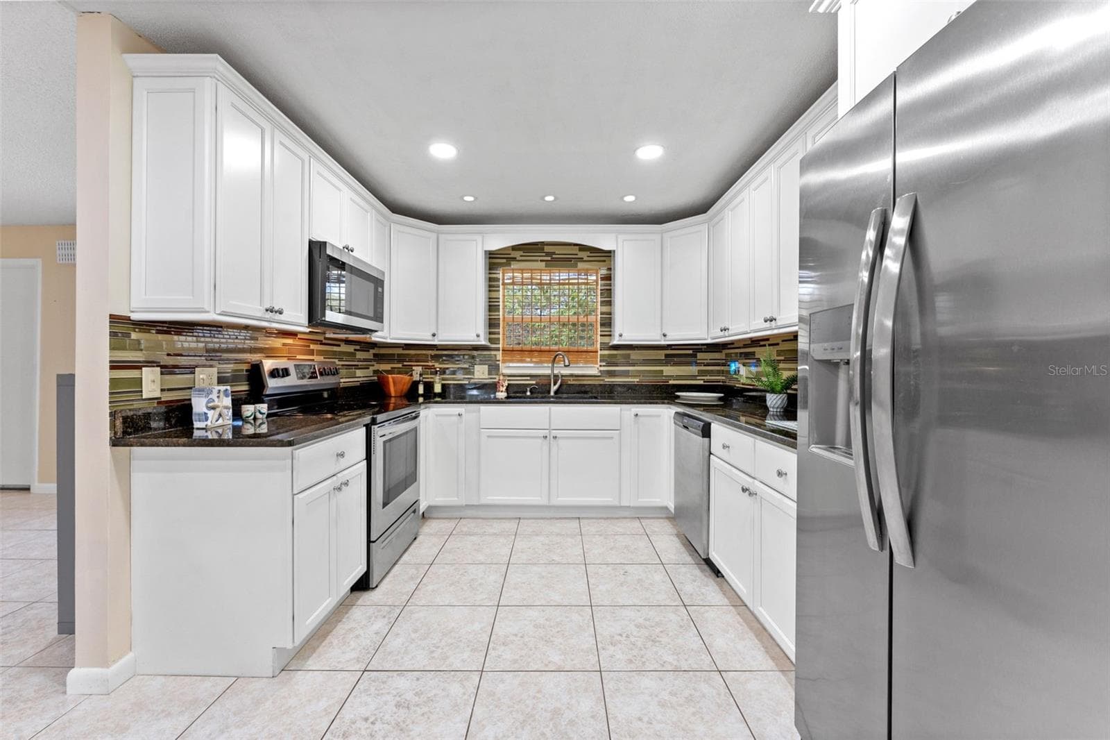 kitchen - 344 CROSSWINDS DR, PALM HARBOR