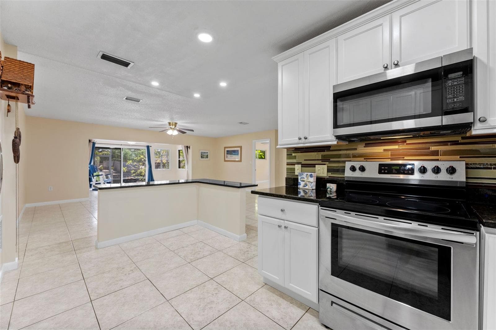 kitchen - 344 CROSSWINDS DR, PALM HARBOR