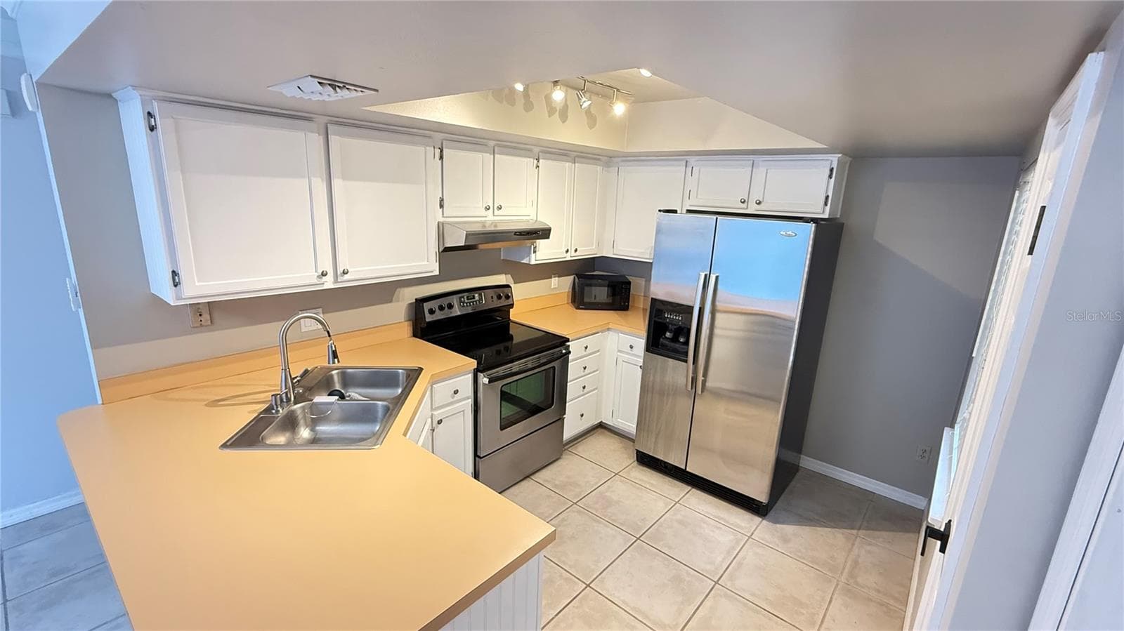 Single Family Residence at 5333 RENOIR DR, ORLANDO, photo 5 of 22