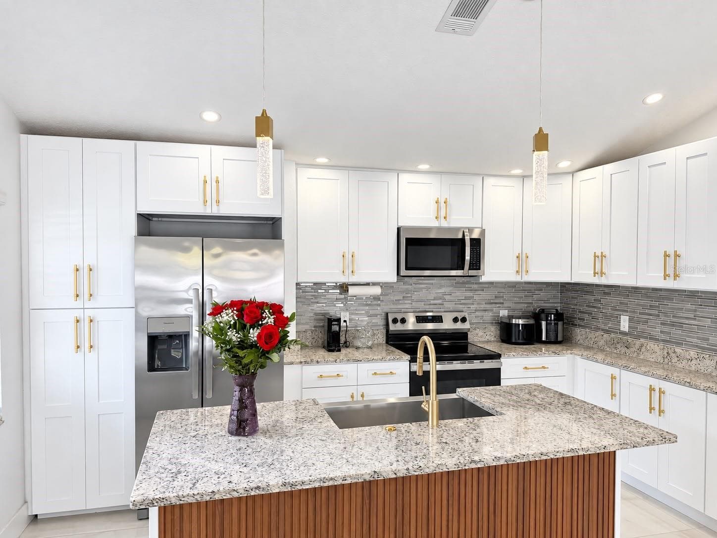 Single Family Residence at 5483 FRIARSWAY DR, TAMPA, photo 14 of 51