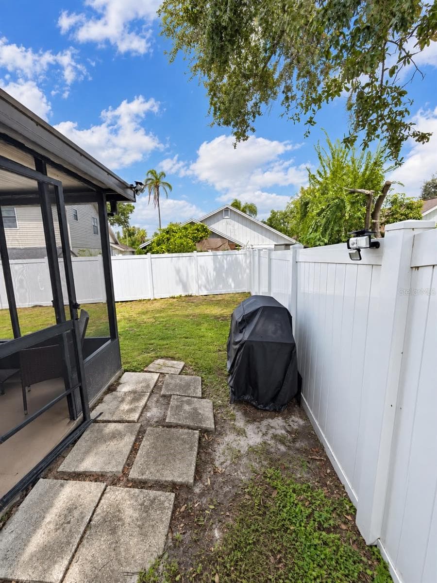 Single Family Residence at 5483 FRIARSWAY DR, TAMPA, photo 43 of 51