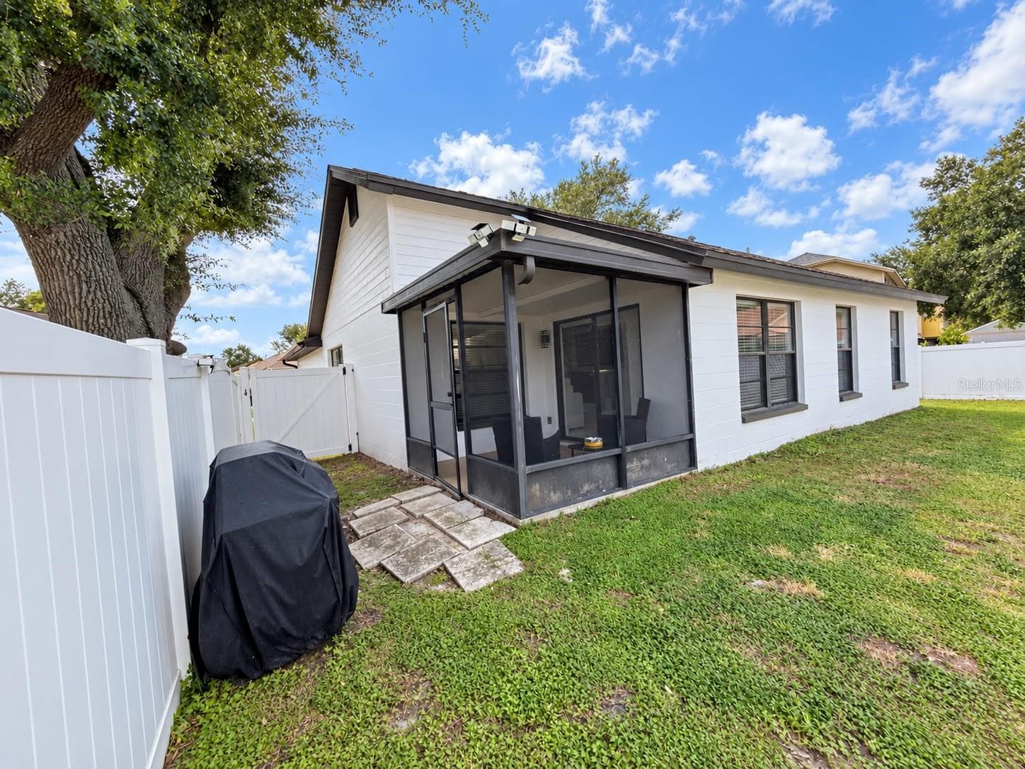Single Family Residence at 5483 FRIARSWAY DR, TAMPA, photo 45 of 51