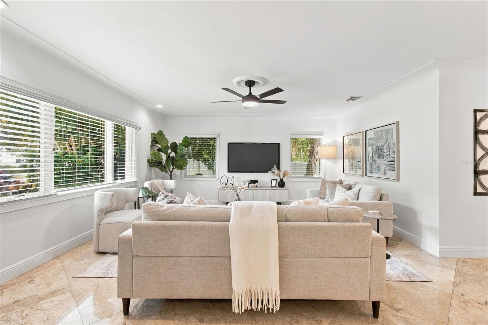 Living Room - 100 MONTEREY BLVD NE, ST PETERSBURG
