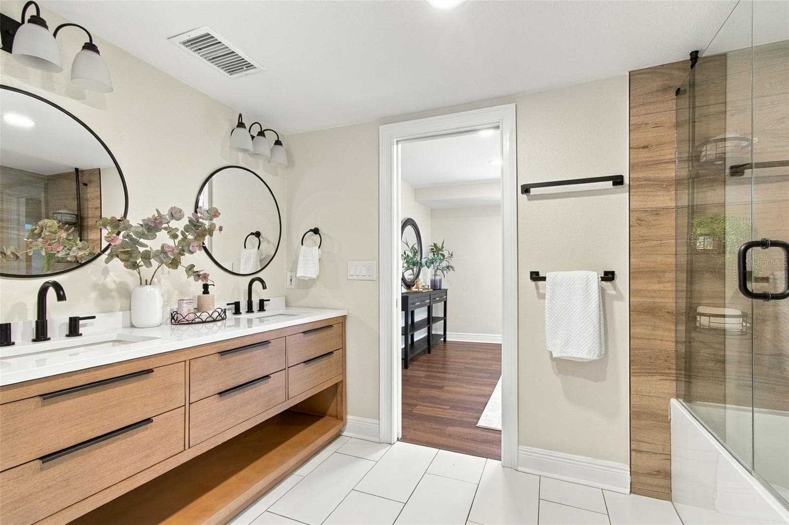 Primary Bathroom - 100 MONTEREY BLVD NE, ST PETERSBURG