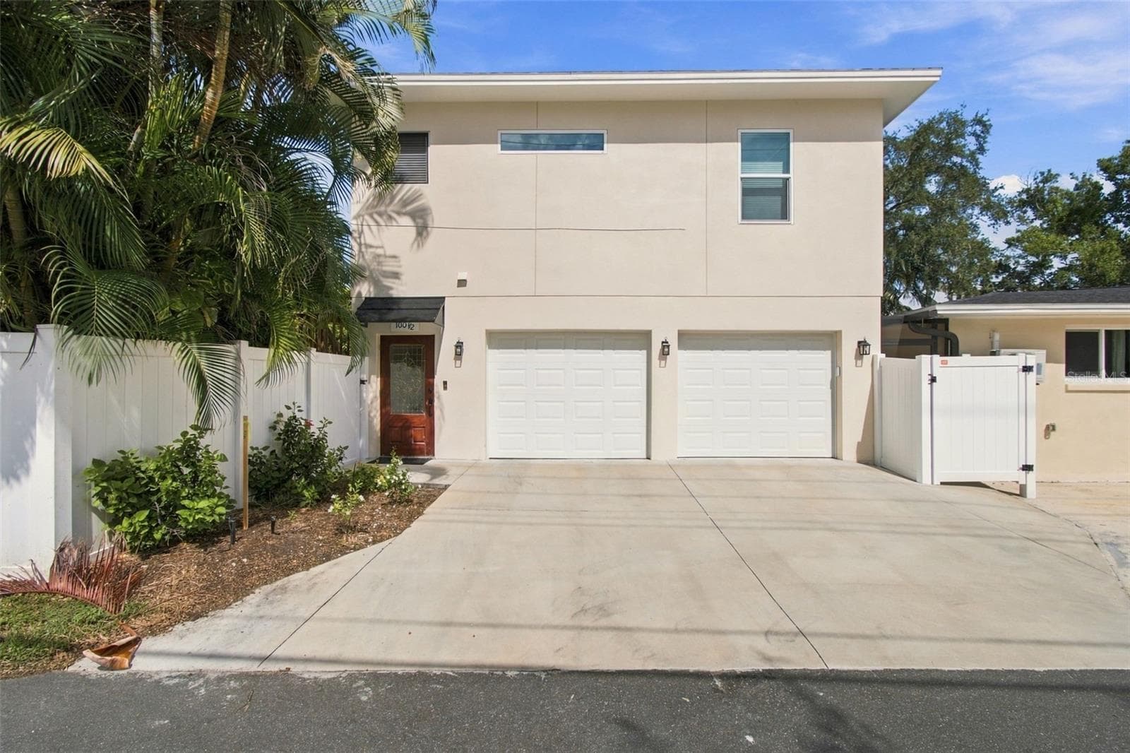 Parking Pad, Driveway, and Access to Garage - 100 MONTEREY BLVD NE, ST PETERSBURG