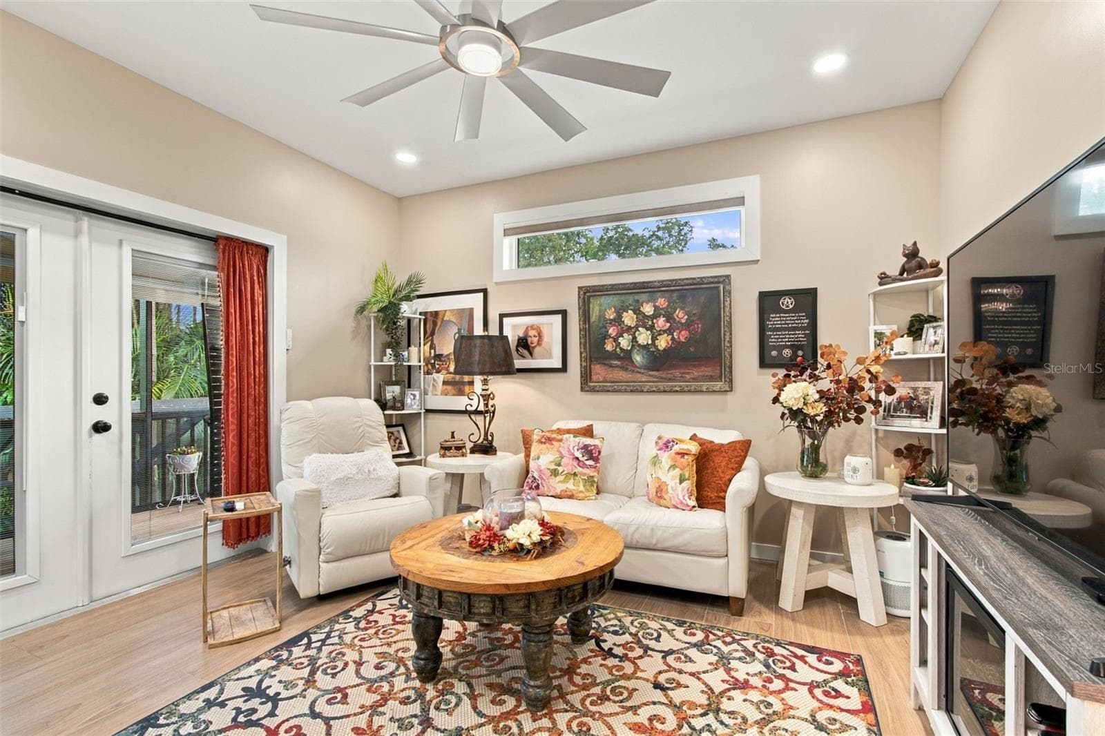In-Law Suite/Garage Apartment Living Room - 100 MONTEREY BLVD NE, ST PETERSBURG