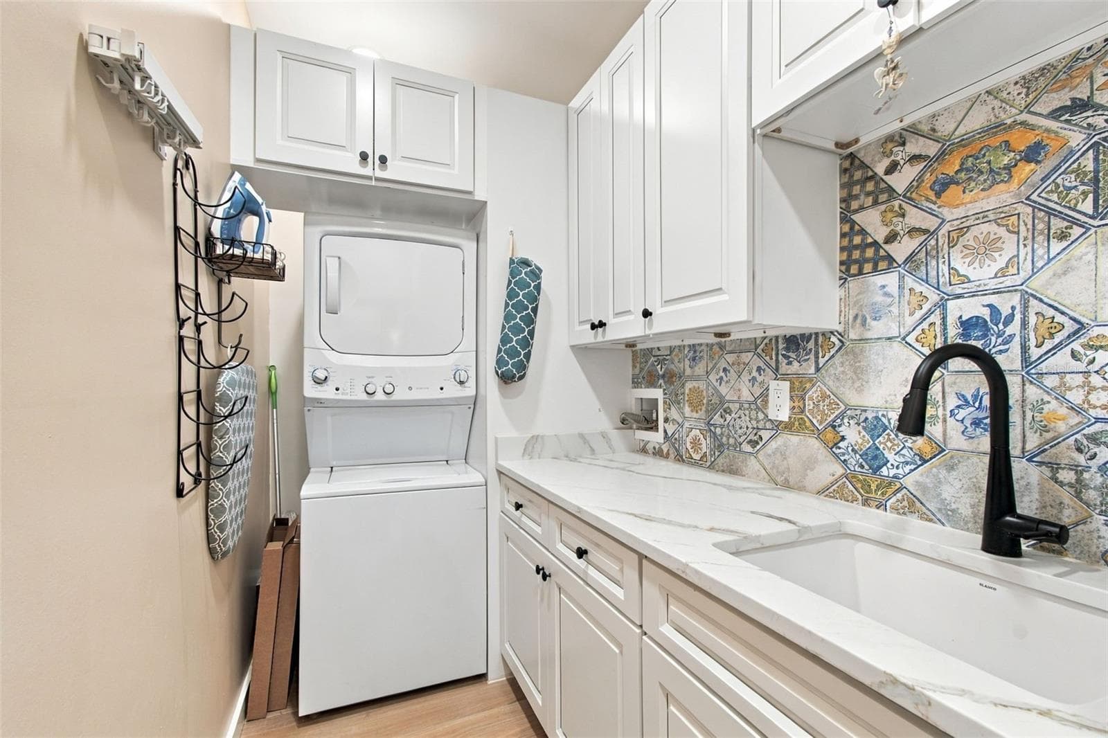 Laundry Room (In-Law Suite/Garage Apartment ) - 100 MONTEREY BLVD NE, ST PETERSBURG