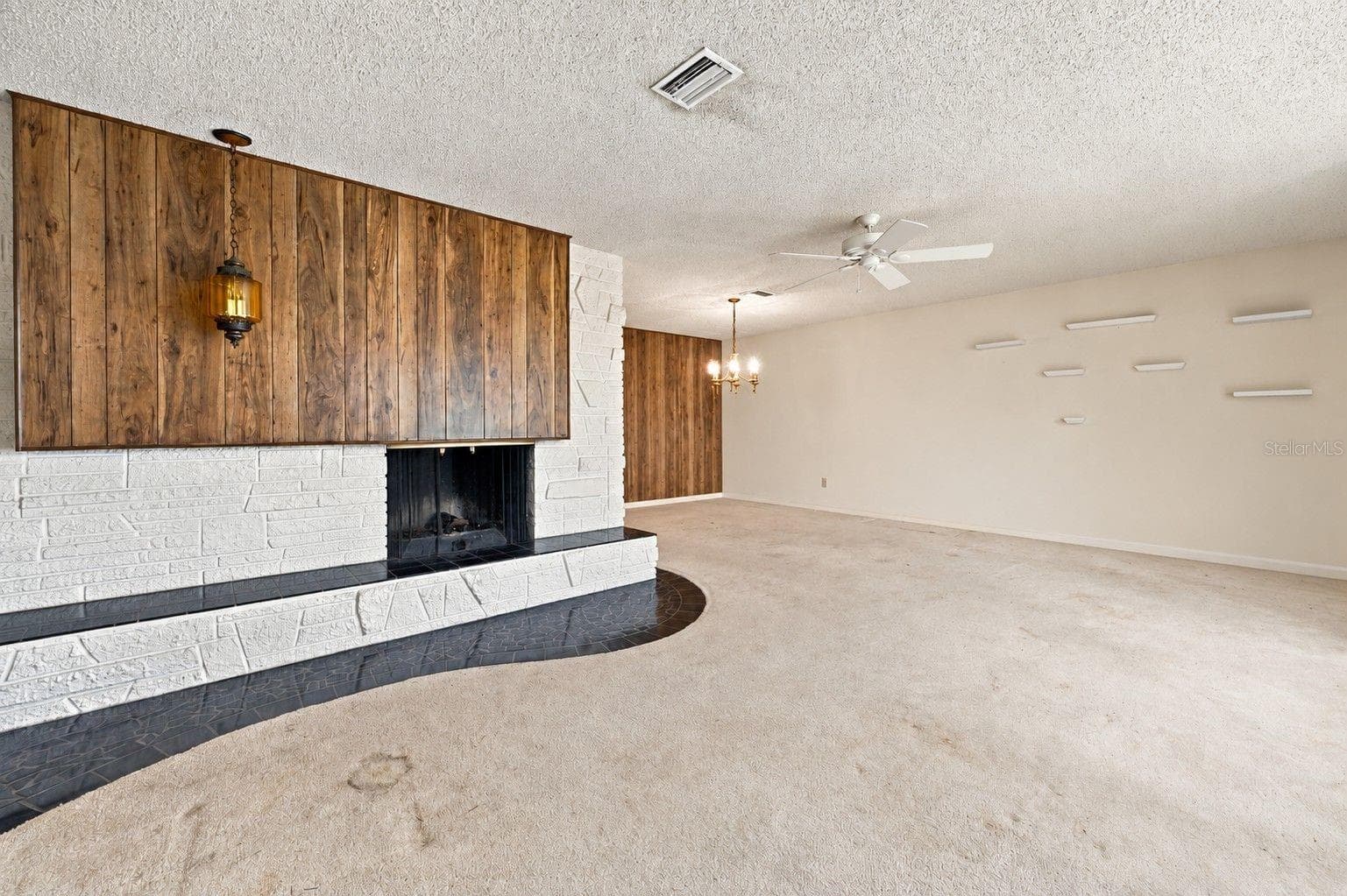 virtually vacant - 2336 HARN BLVD, CLEARWATER