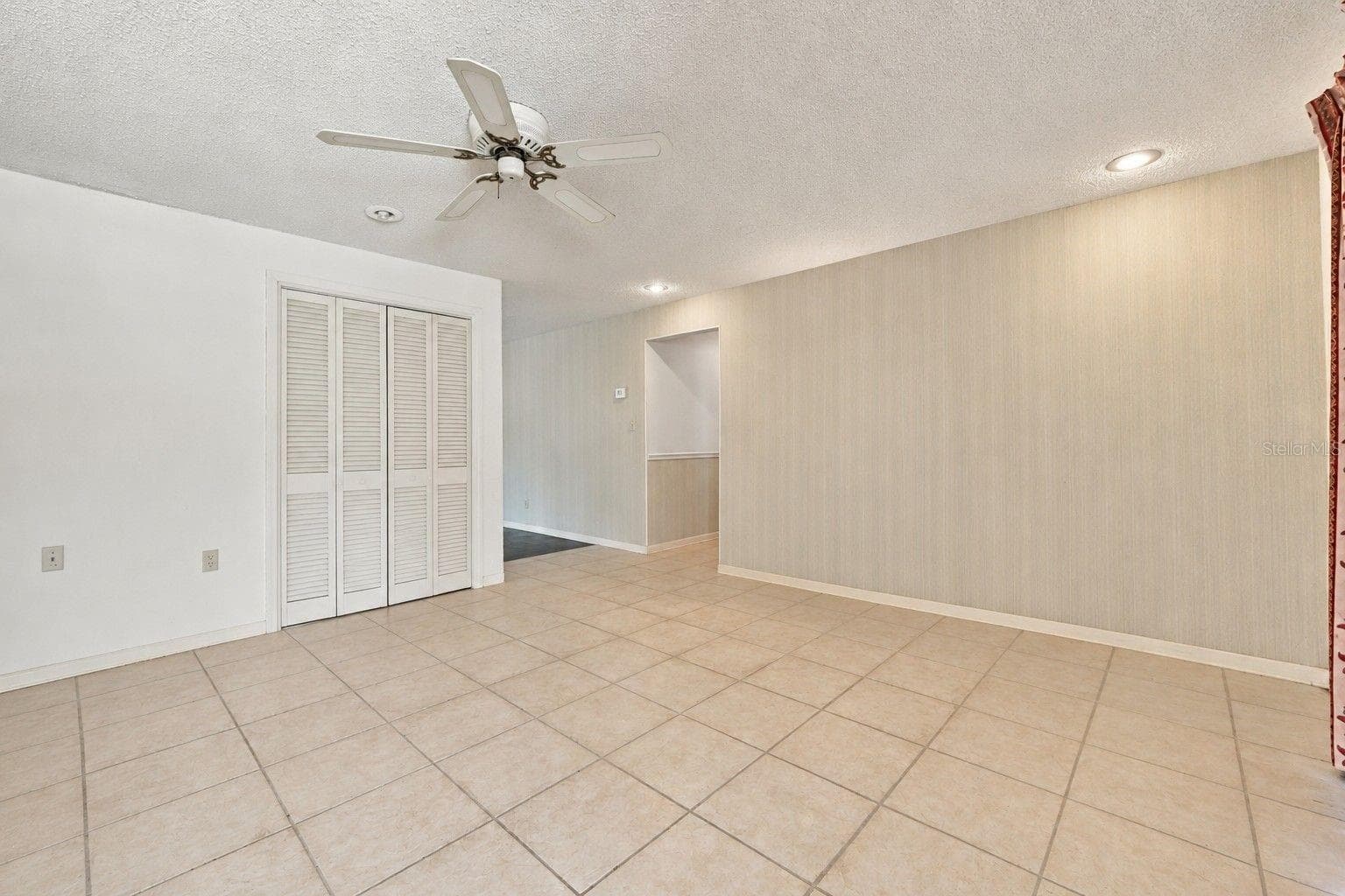 virtually vacant - 2336 HARN BLVD, CLEARWATER