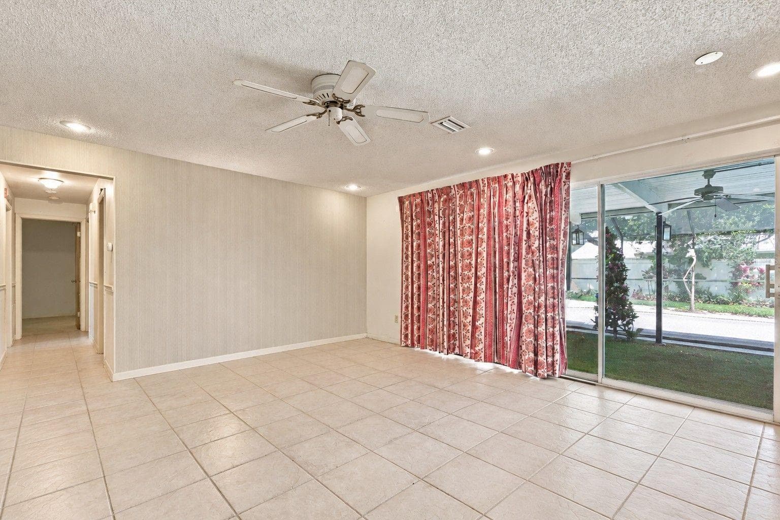 virtually vacant - 2336 HARN BLVD, CLEARWATER