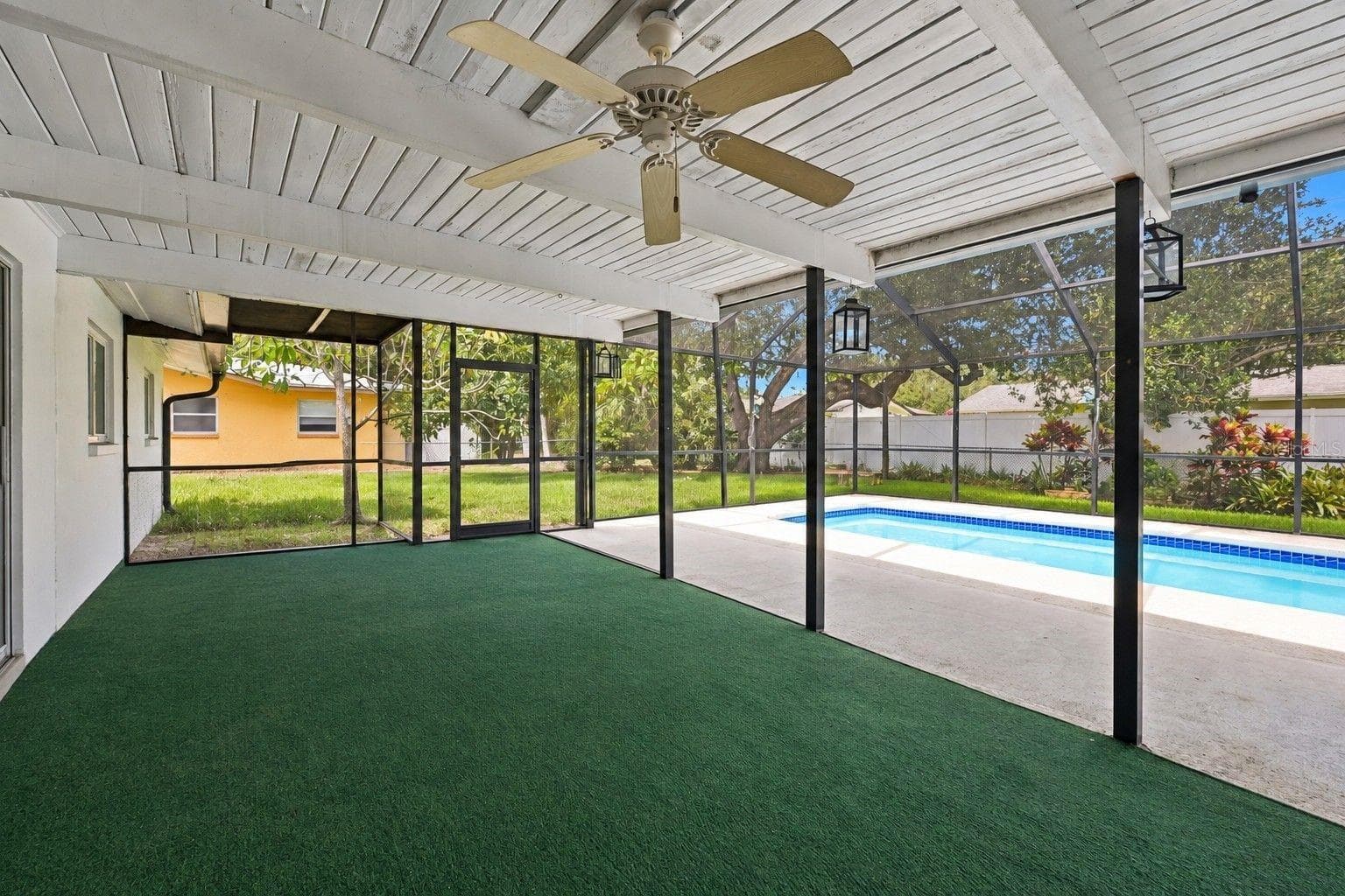 virtually vacant - 2336 HARN BLVD, CLEARWATER