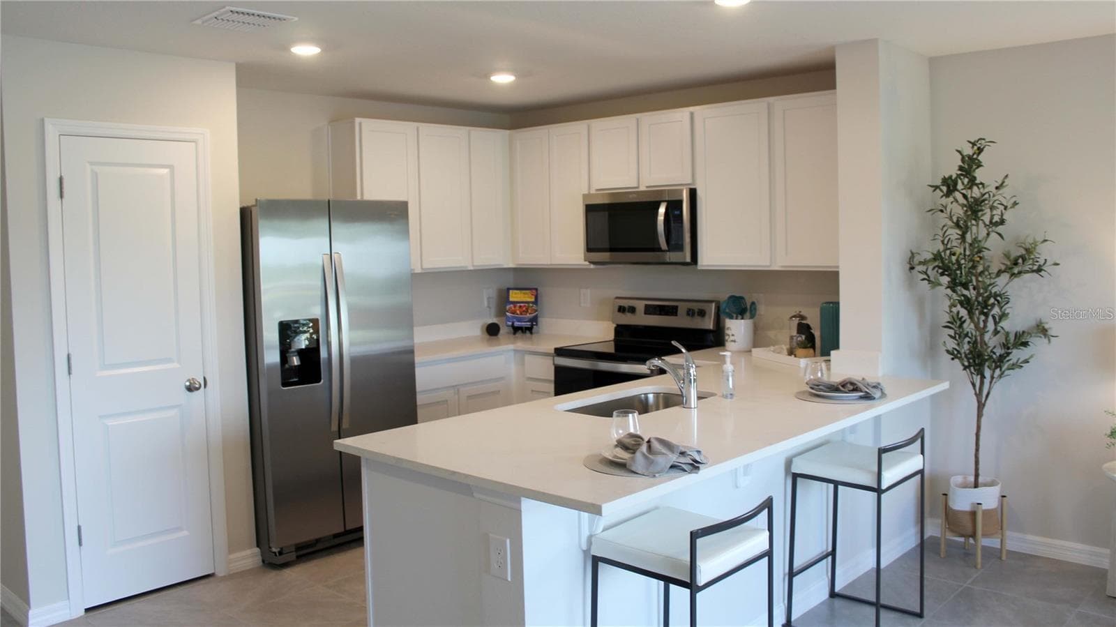 Townhouse at 8412 GOWER TRL, WILDWOOD, photo 2 of 11