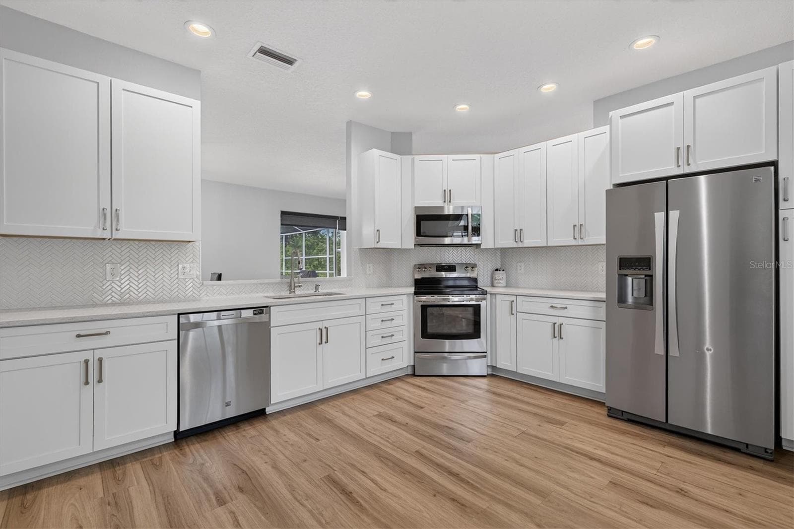 Single Family Residence at 714 HIDDEN LAKE DR, TARPON SPRINGS, photo 14 of 42
