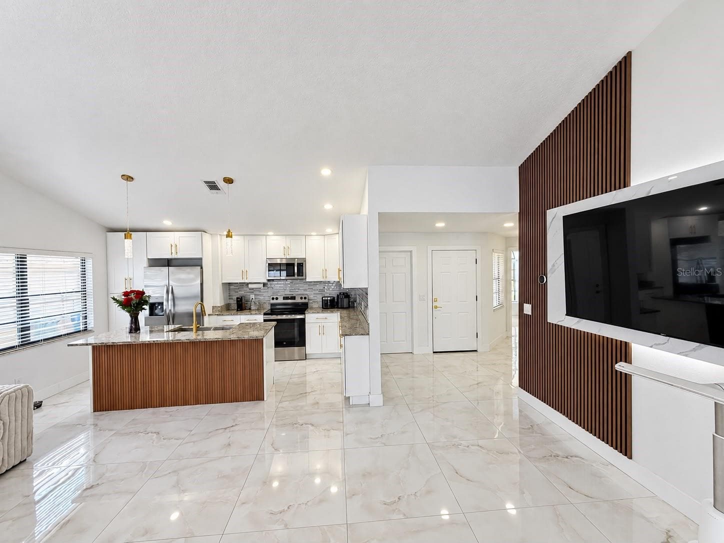 Single Family Residence at 5483 FRIARSWAY DR, TAMPA, photo 17 of 51