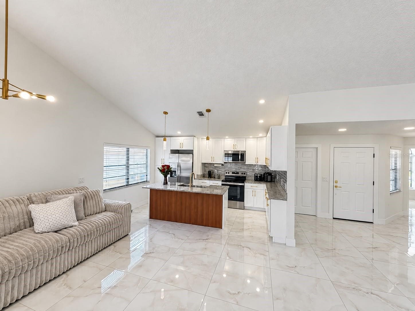 Single Family Residence at 5483 FRIARSWAY DR, TAMPA, photo 21 of 51