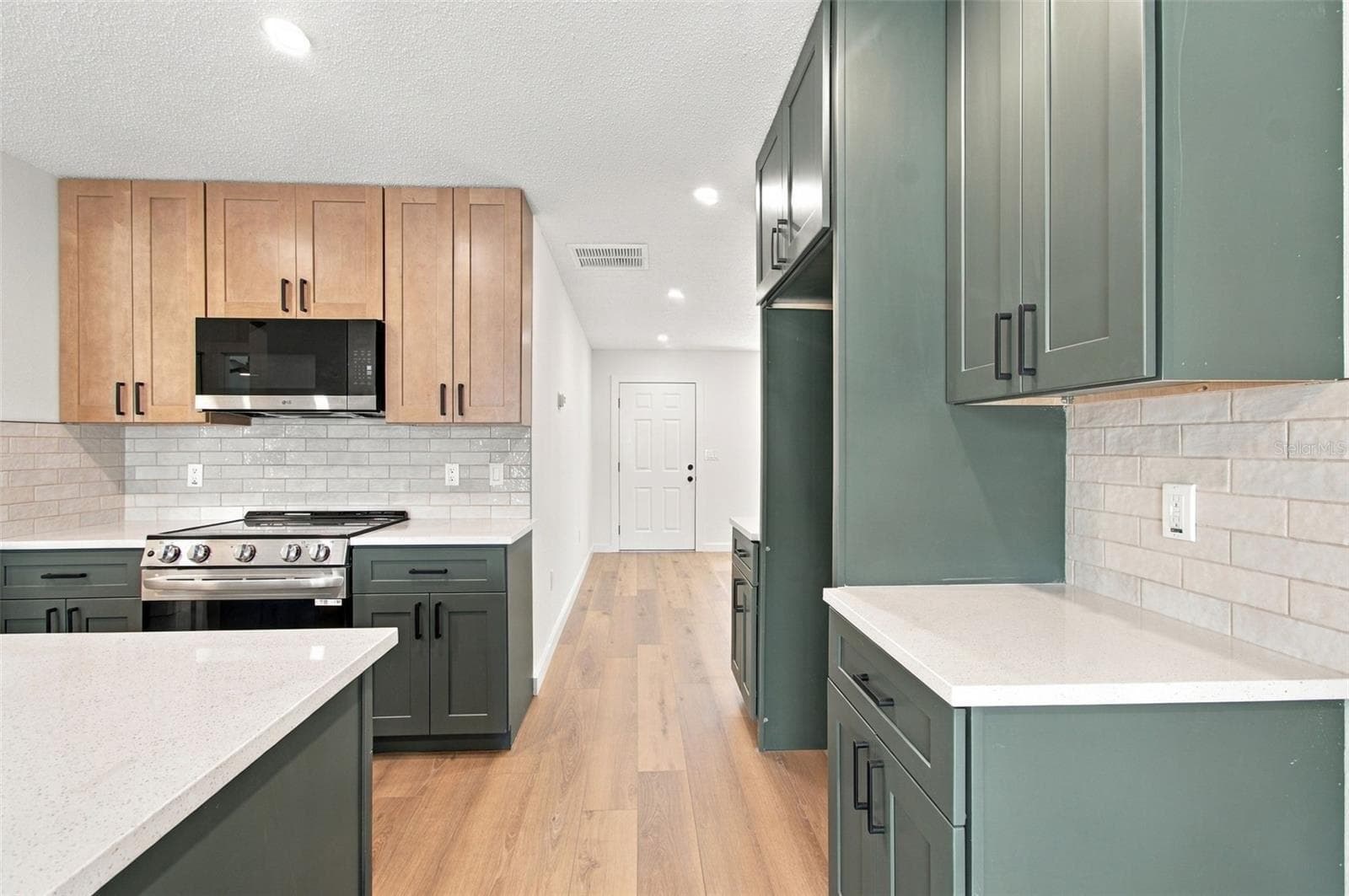 Single Family Residence at 3671 PINE RD, VENICE, photo 17 of 65