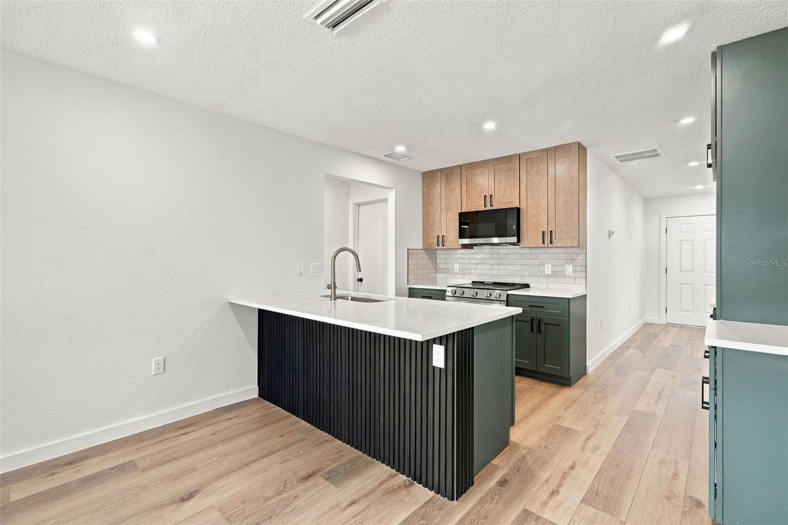 Single Family Residence at 3671 PINE RD, VENICE, photo 18 of 65