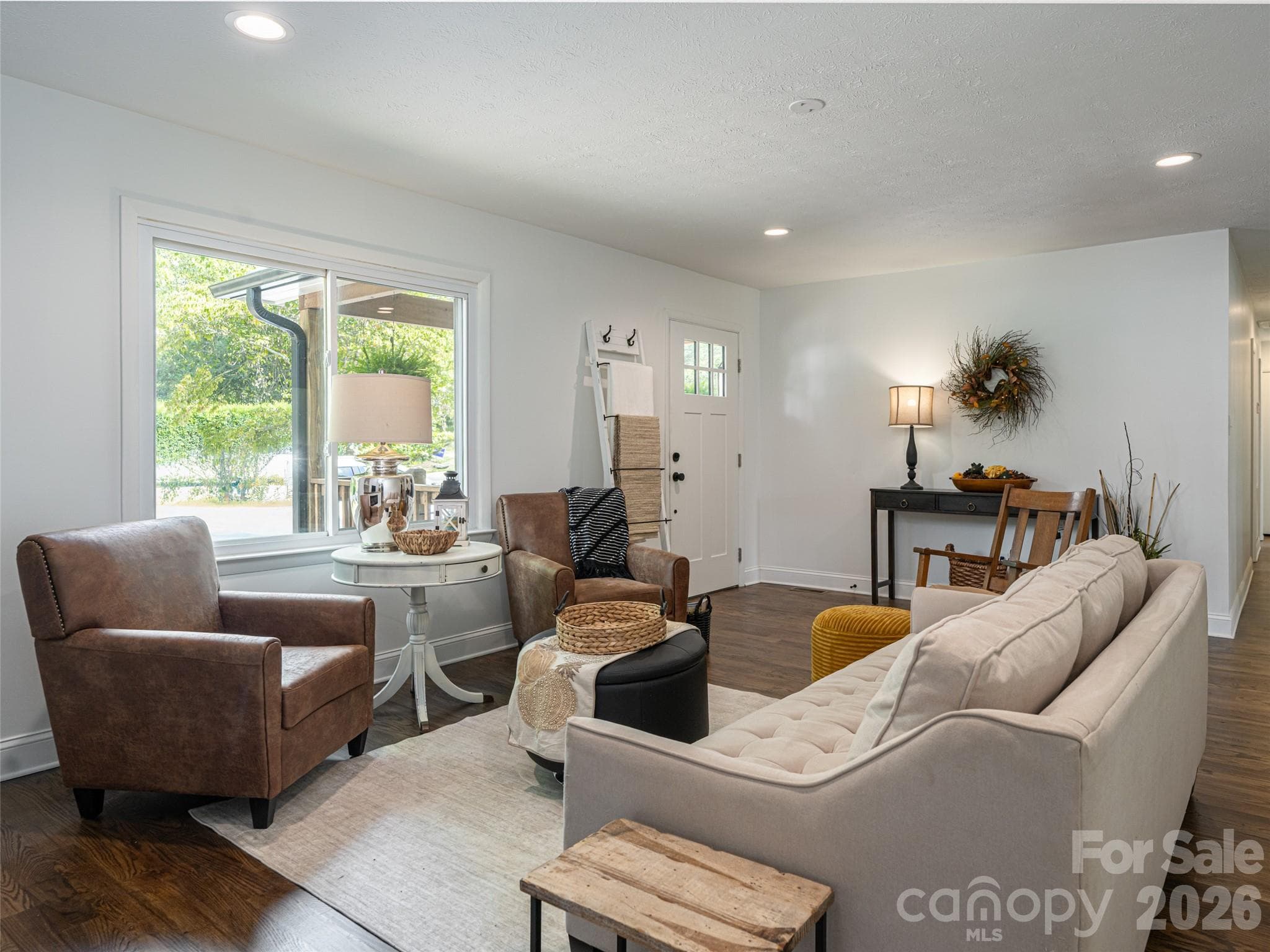 Single Family Residence at 21 W Chapel Road, Asheville, photo 6 of 46