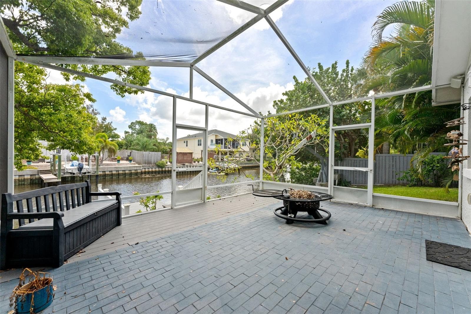 Screened lanai - 344 CROSSWINDS DR, PALM HARBOR