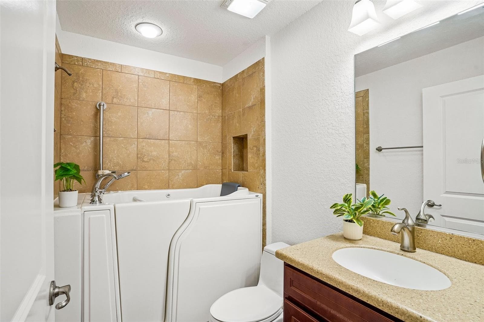 Guest Bathroom - 4994 GOLDEN EAGLE DR, OXFORD