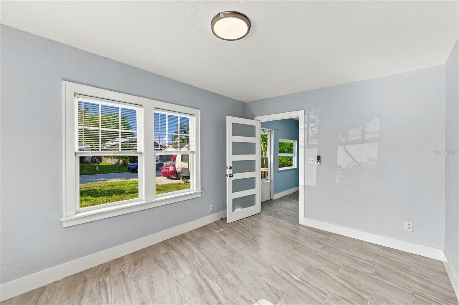Front residence – living room - 3939 45TH AVE N, ST PETERSBURG