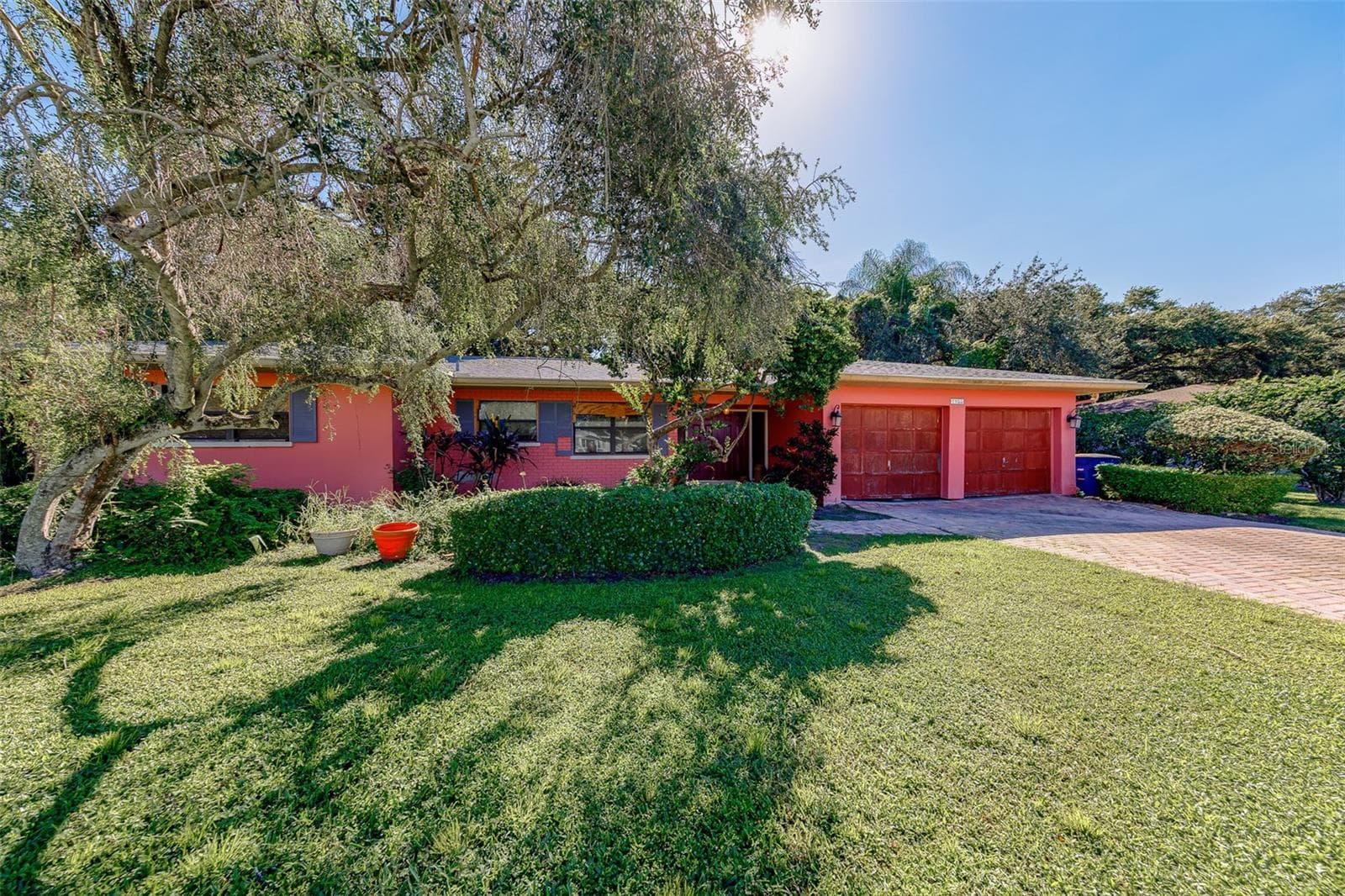 1105 WOODCREST AVE
