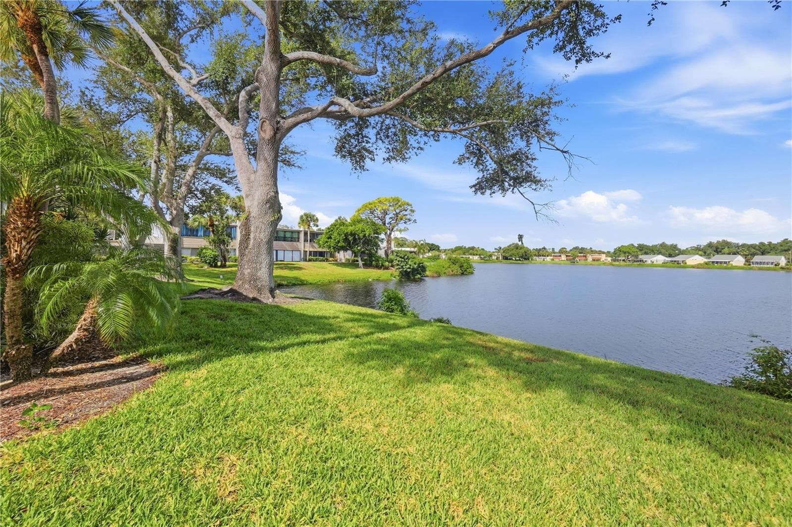 Condominium at 307 TIMBERLAKE DR #307, BRADENTON, photo 8 of 39