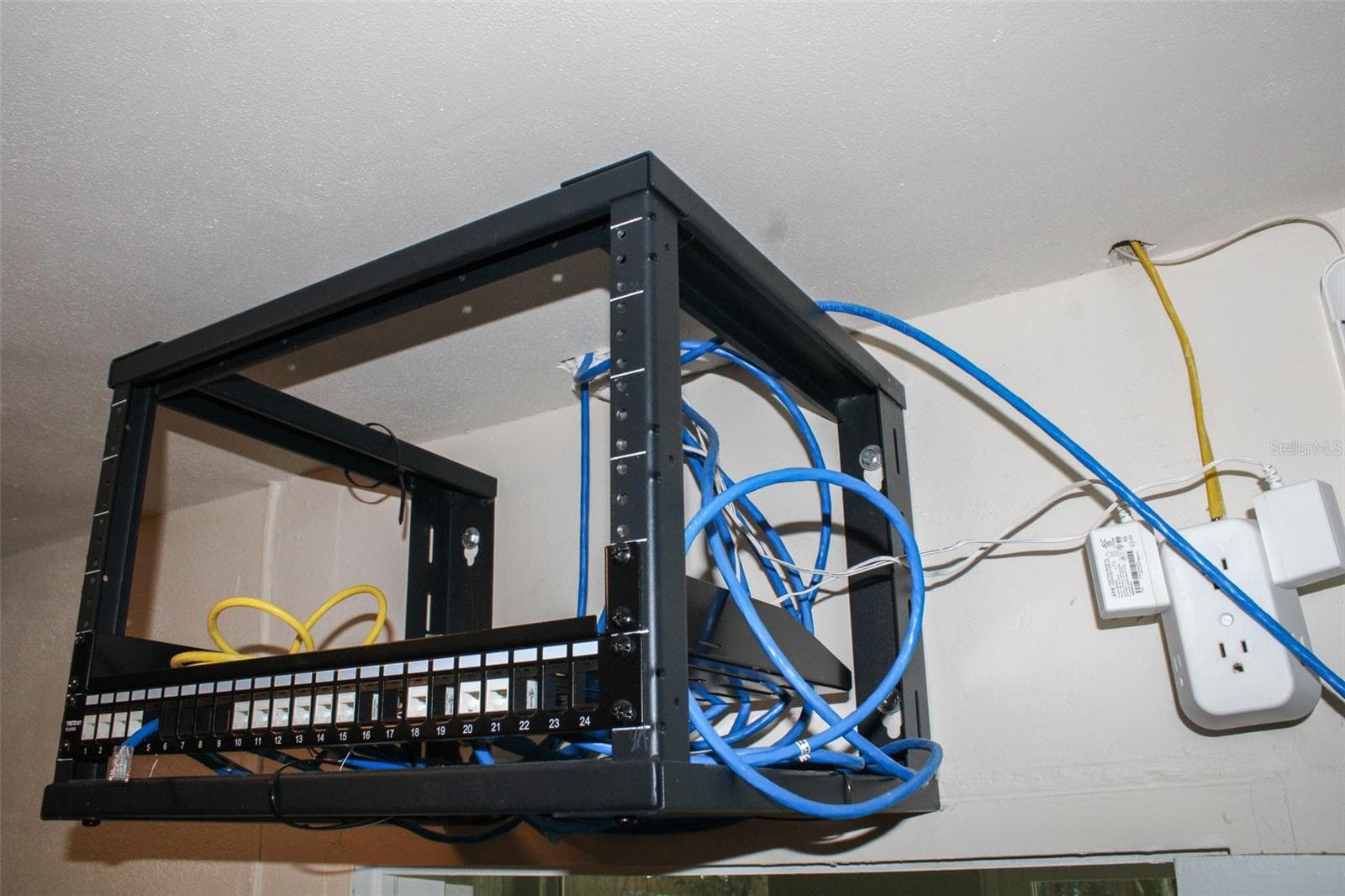 Hard Cat 5 Wiring - 8042 RIDGE WAY, ORLANDO