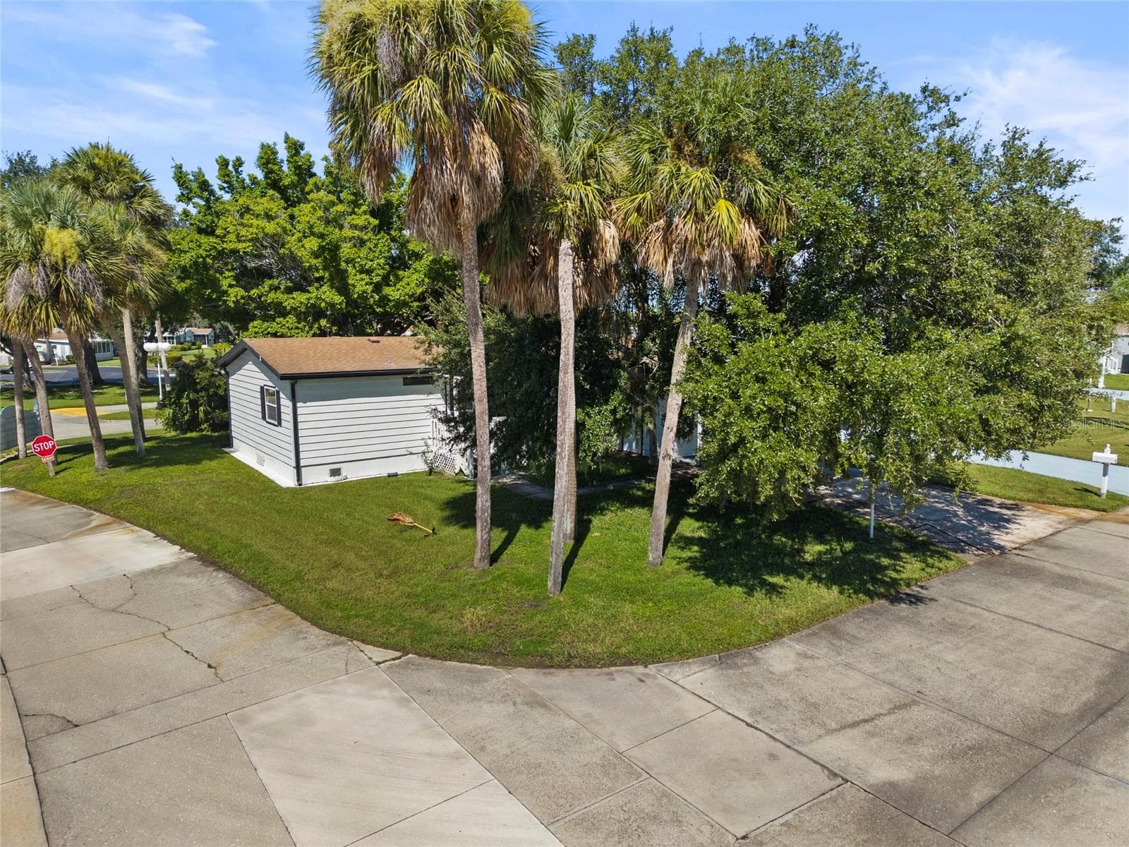 Manufactured Home at 61 MOURNINGDOVE CT #0, ELLENTON, photo 4 of 29