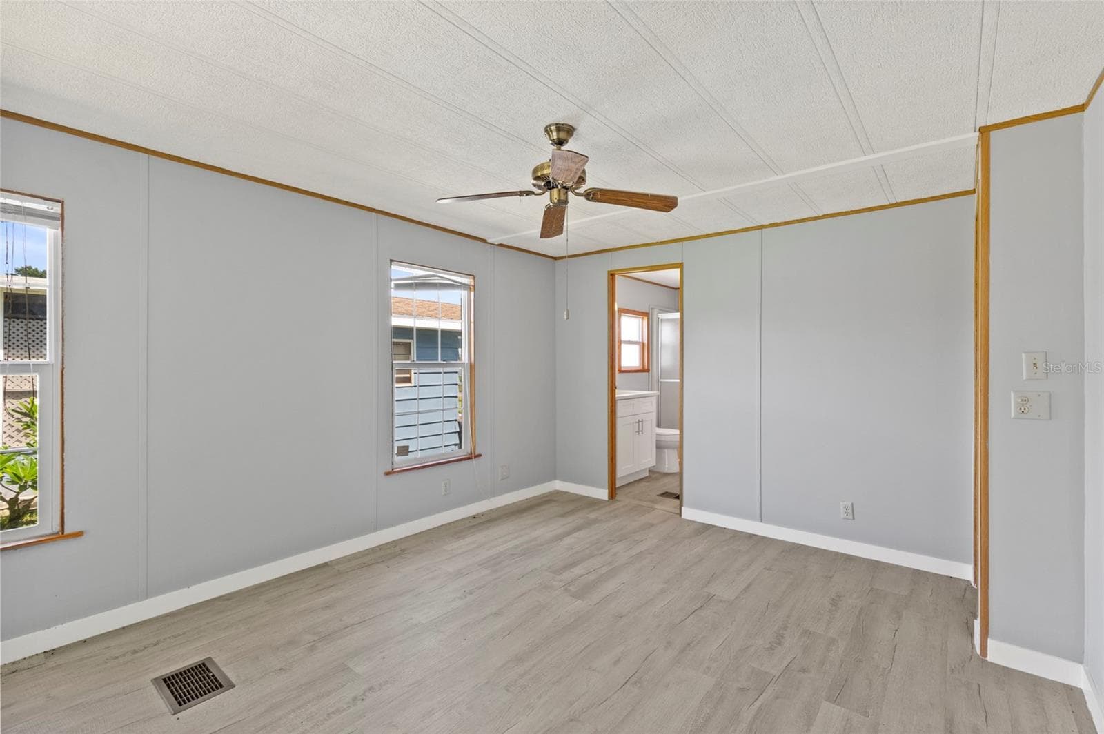 Manufactured Home at 61 MOURNINGDOVE CT #0, ELLENTON, photo 14 of 29