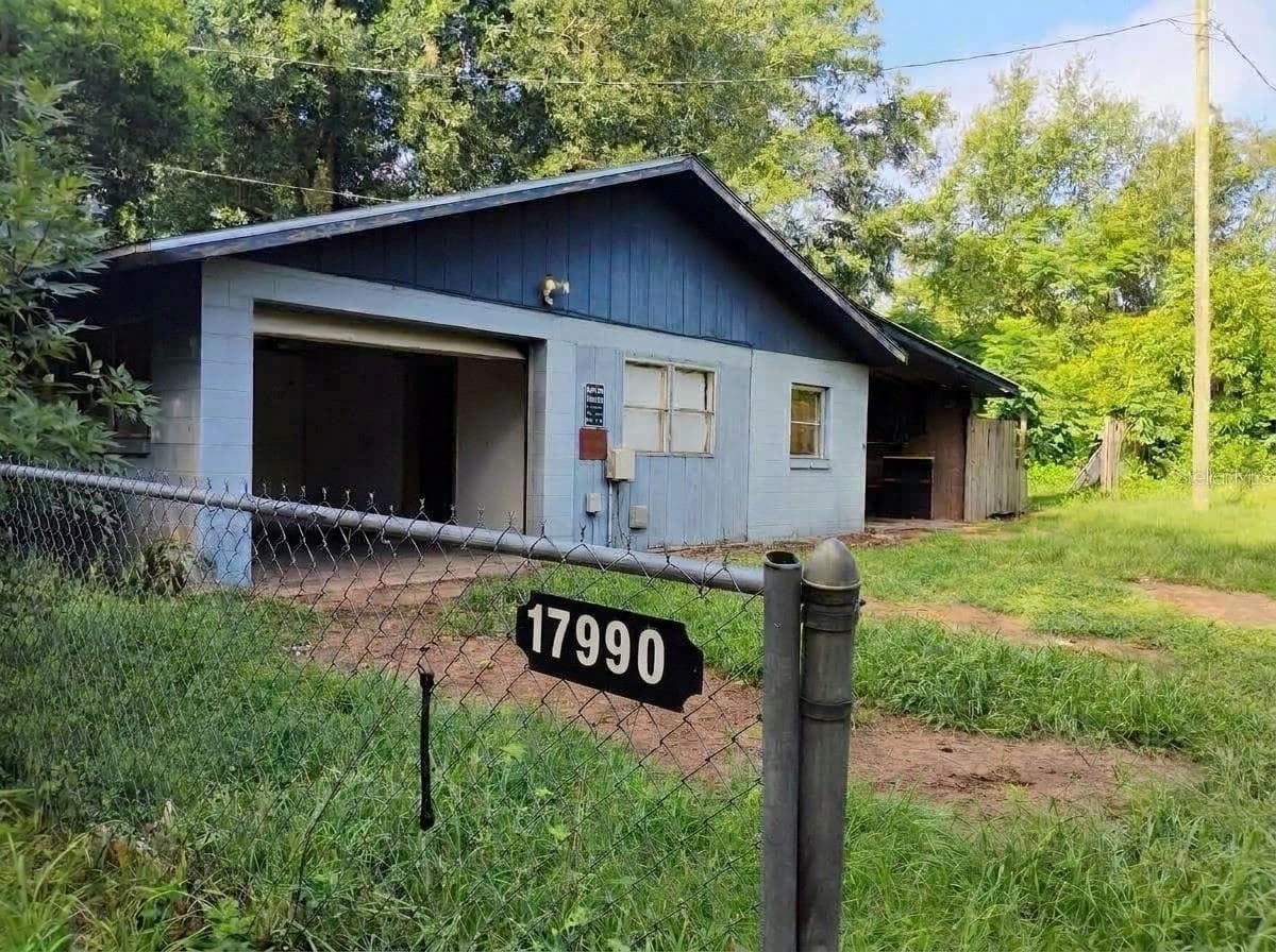 Duplex at 17990 SE 51ST ST, OCKLAWAHA, photo 2 of 56